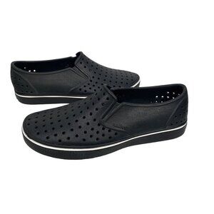 Native Miles silp on shoes black M5 W7